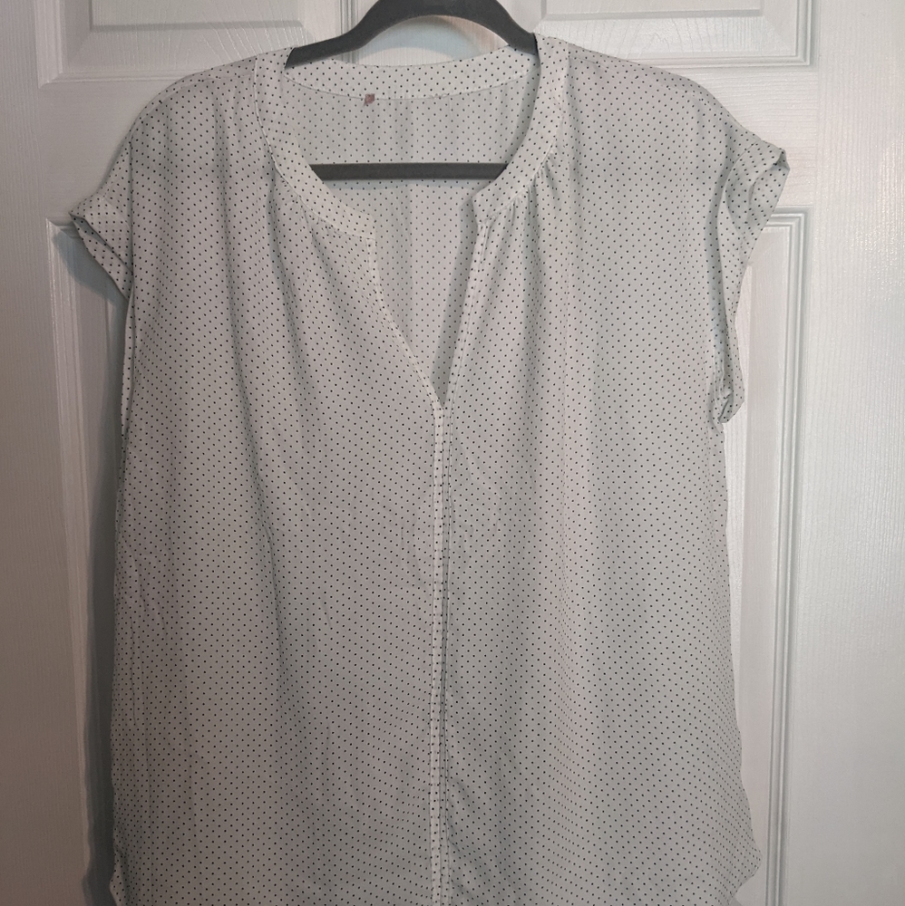 Light weight White shirt with block dots size xl